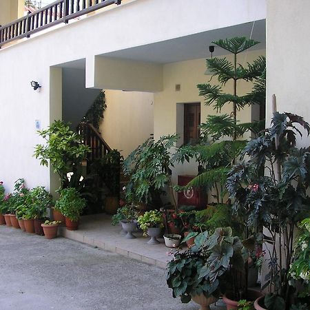 Aris Junior Studio & Apartments Нео-Клима Экстерьер фото
