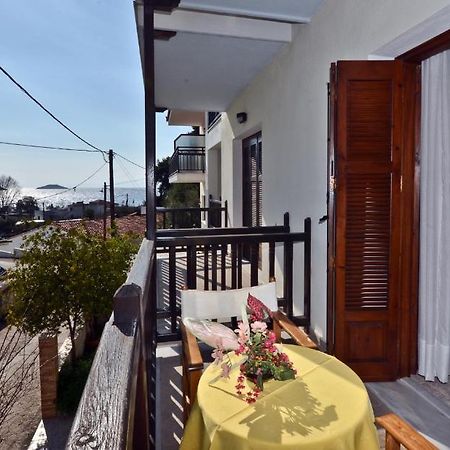 Aris Junior Studio & Apartments Нео-Клима Экстерьер фото