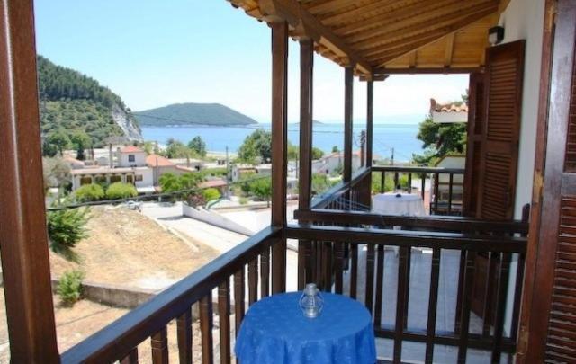 Aris Junior Studio & Apartments Нео-Клима Экстерьер фото