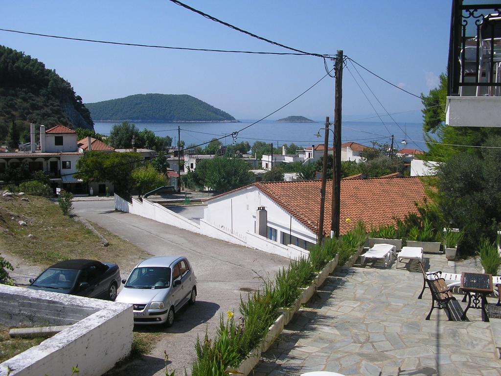 Aris Junior Studio & Apartments Нео-Клима Экстерьер фото