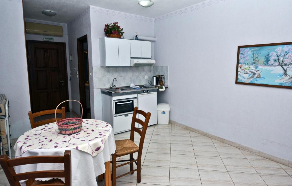 Aris Junior Studio & Apartments Нео-Клима Экстерьер фото